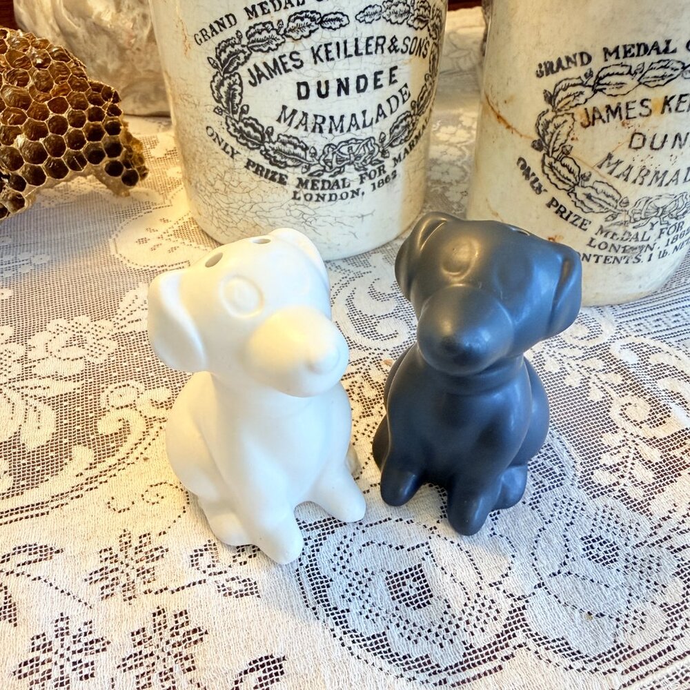 NWT Dog Salt & Pepper Shakers • Ceramic Black & White • Farmhouse - Picture 5 of 10